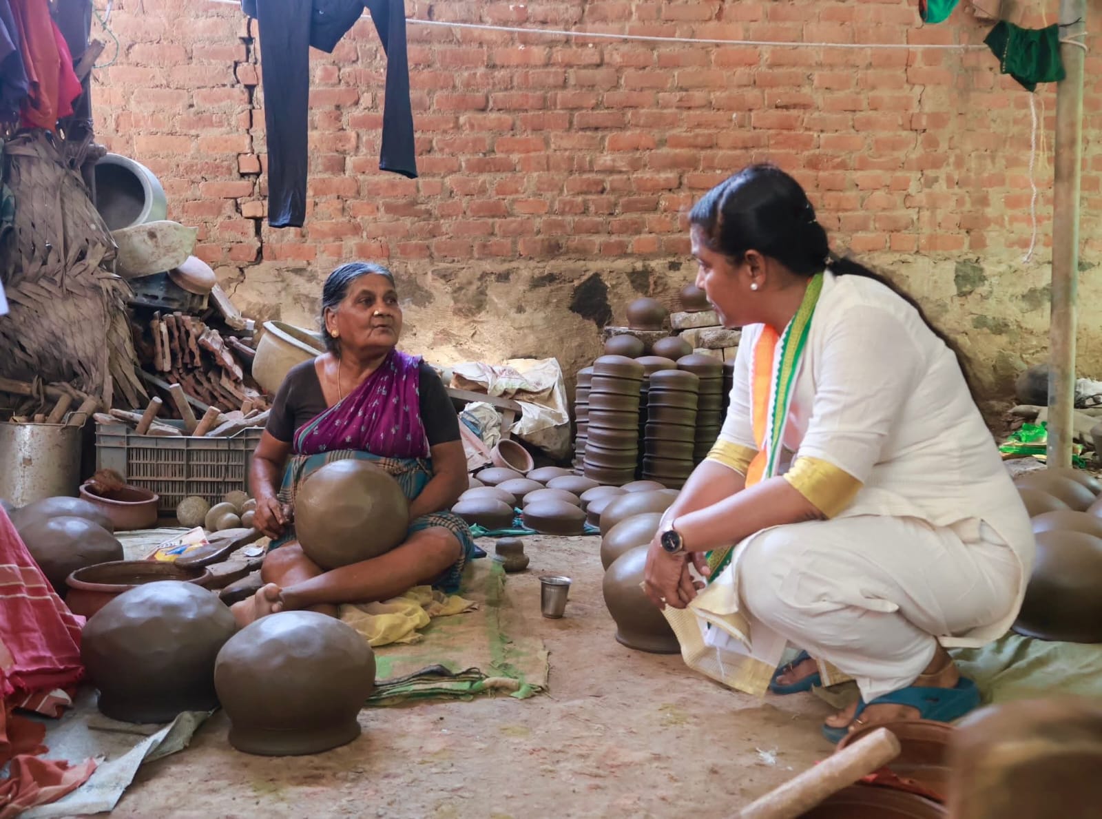 Colachel-ல் தீவிர வாக்கு சேகரிப்பு: தாரகை கத்பர்ட் மக்கள் சந்திப்பு